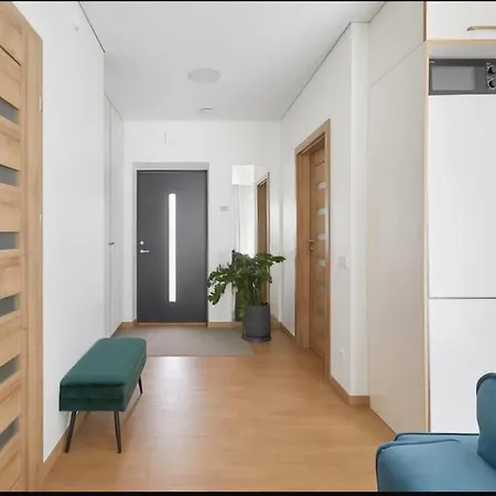 Feeling Like In The Apartment *